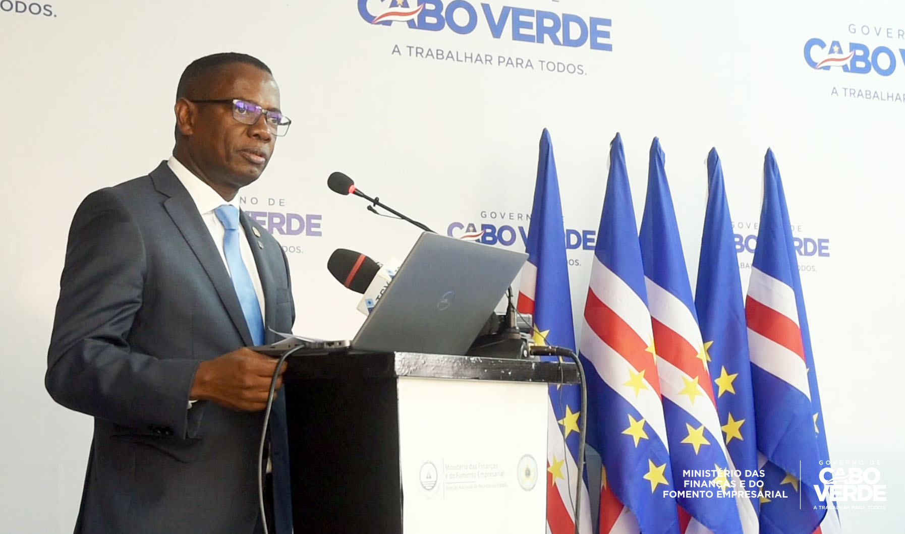 Cabo Verde não é um país para amadores: Desafios éticos e legais