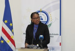 “A saúde mental dos nossos colaboradores é um pilar essencial para o bom funcionamento das instituições e para o bem-estar de todos” – Ministra Edna Oliveira