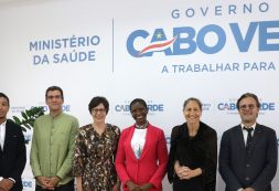 Ministra de Saúde recebe a visita de cortesia do Diretor-geral da ONG Santé Diabète