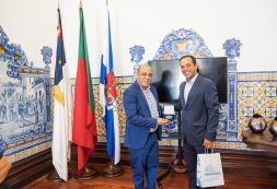 Ministro Augusto Veiga recebido pelo presidente da Câmara Municipal de Ribeira Grande, nos Açores