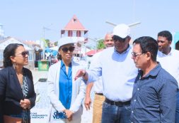 Ministra Eunice Silva visita obras do Governo na ilha do Sal