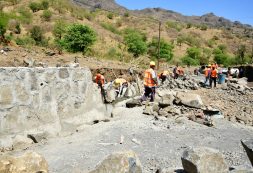 Ulisses Correia e Silva visitou S. Miguel para avaliar as obras e os projectos do Governo